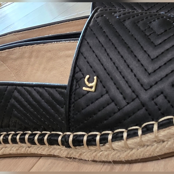 Liz Claiborne LC Marta Black Quilted Slip-On Loafers NWOB - Picture 6 of 7